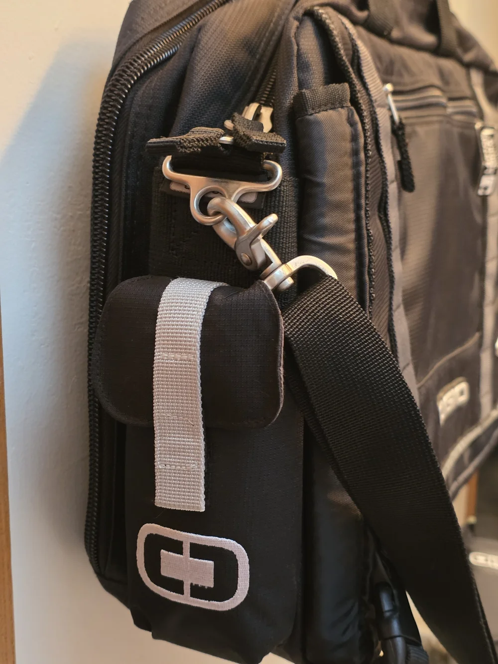 OGIO Tek Spec Black and Gray Laptop Messenger Crossbody Briefcase Bag. NWT